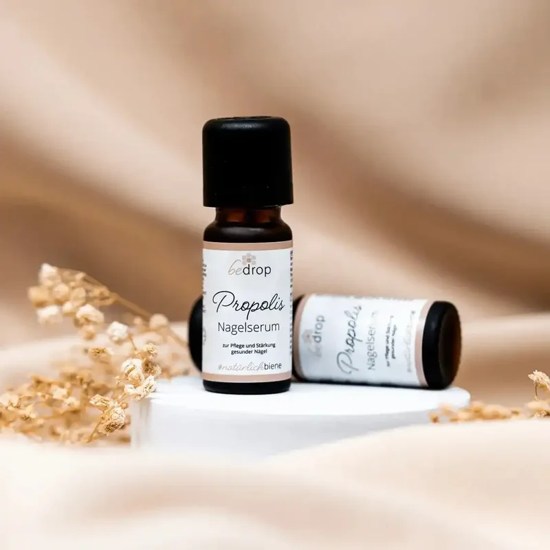 Propolis Nagelserum - Nagelpflege mit hochdosiertem Propolis & 4 ätherischen Ölen - 10ml